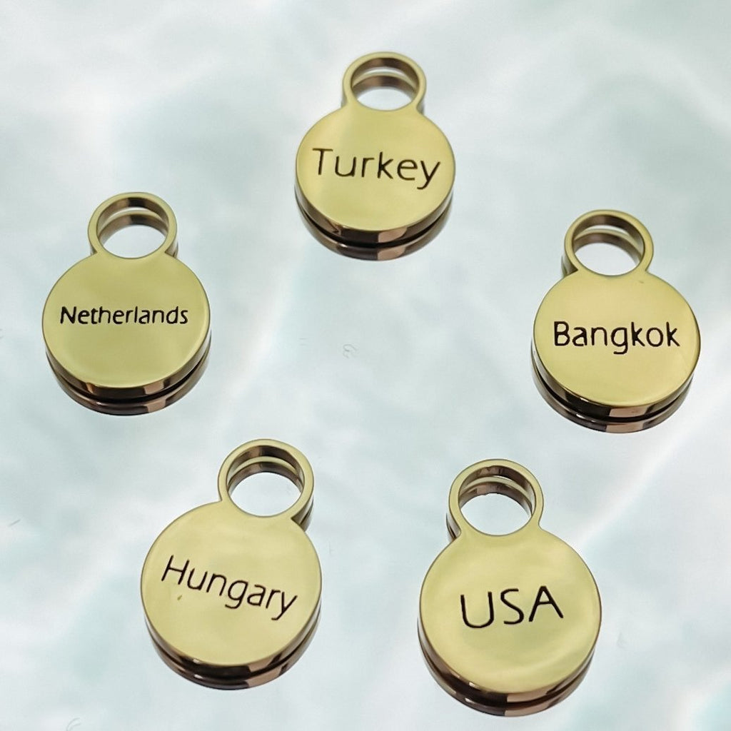 1 Charm (Gold) - Traveller Charms